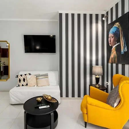Byron Luxury Apartments Aigio Exterior photo