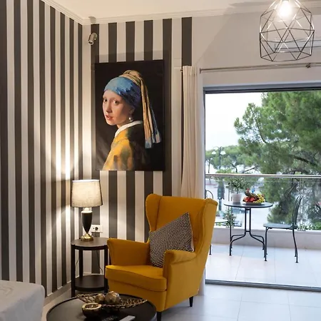 Byron Luxury Apartments Aigio Exterior photo