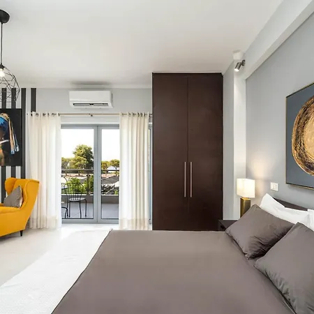 Byron Luxury Apartments Aigio Exterior photo
