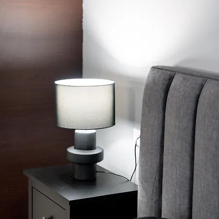 Byron Luxury Apartments Aigio Room photo