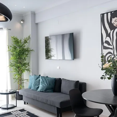 Byron Luxury Apartments Aigio Exterior photo