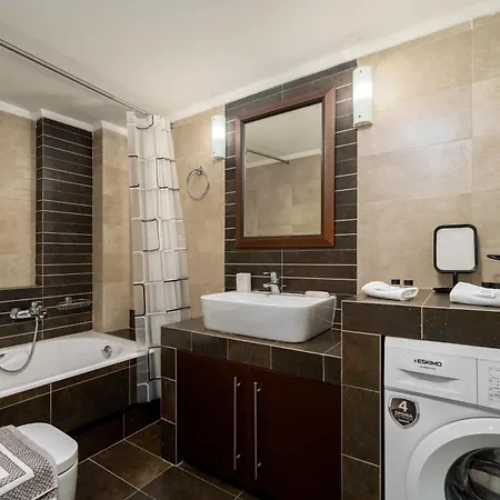 Byron Luxury Apartments Aigio Exterior photo