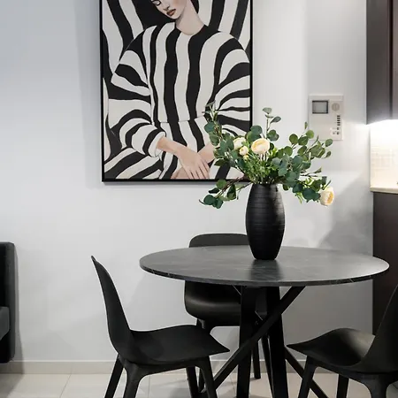 Byron Luxury Apartments Aigio Room photo